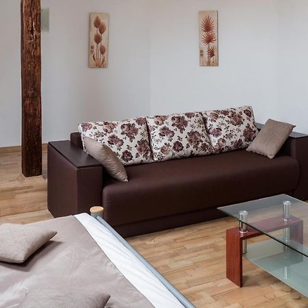 Romari Два Поверхи Apartment Lviv Ngoại thất bức ảnh