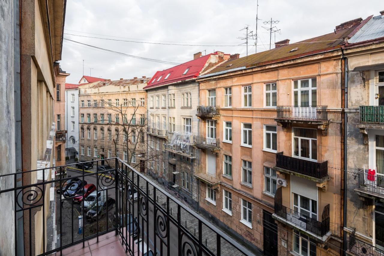 Romari Два Поверхи Apartment Lviv Ngoại thất bức ảnh