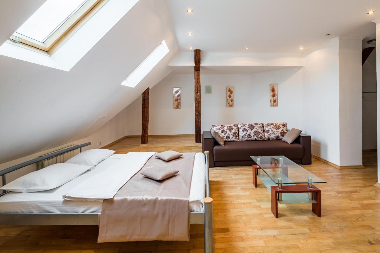 Romari Два Поверхи Apartment Lviv Ngoại thất bức ảnh