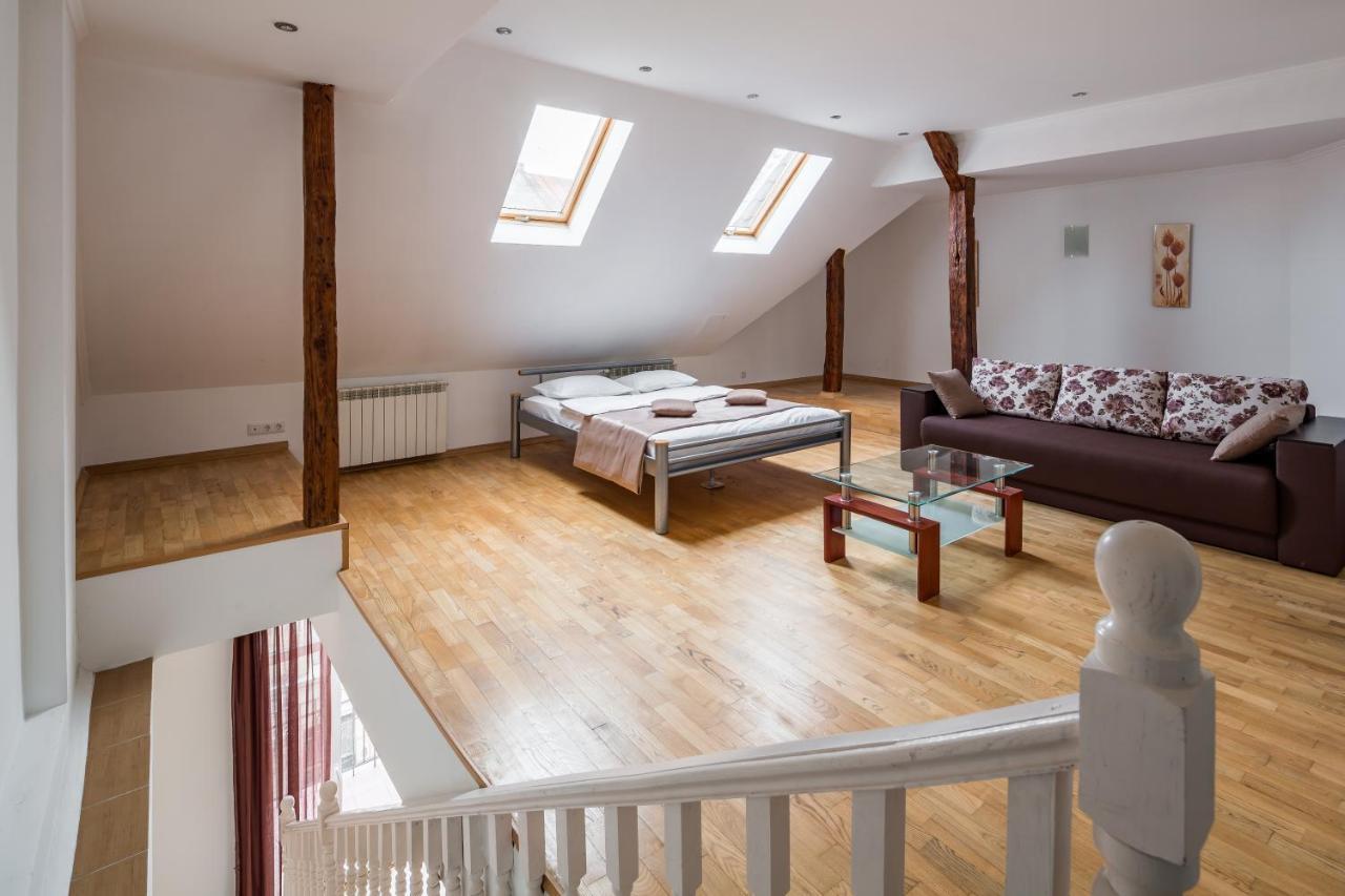 Romari Два Поверхи Apartment Lviv Ngoại thất bức ảnh