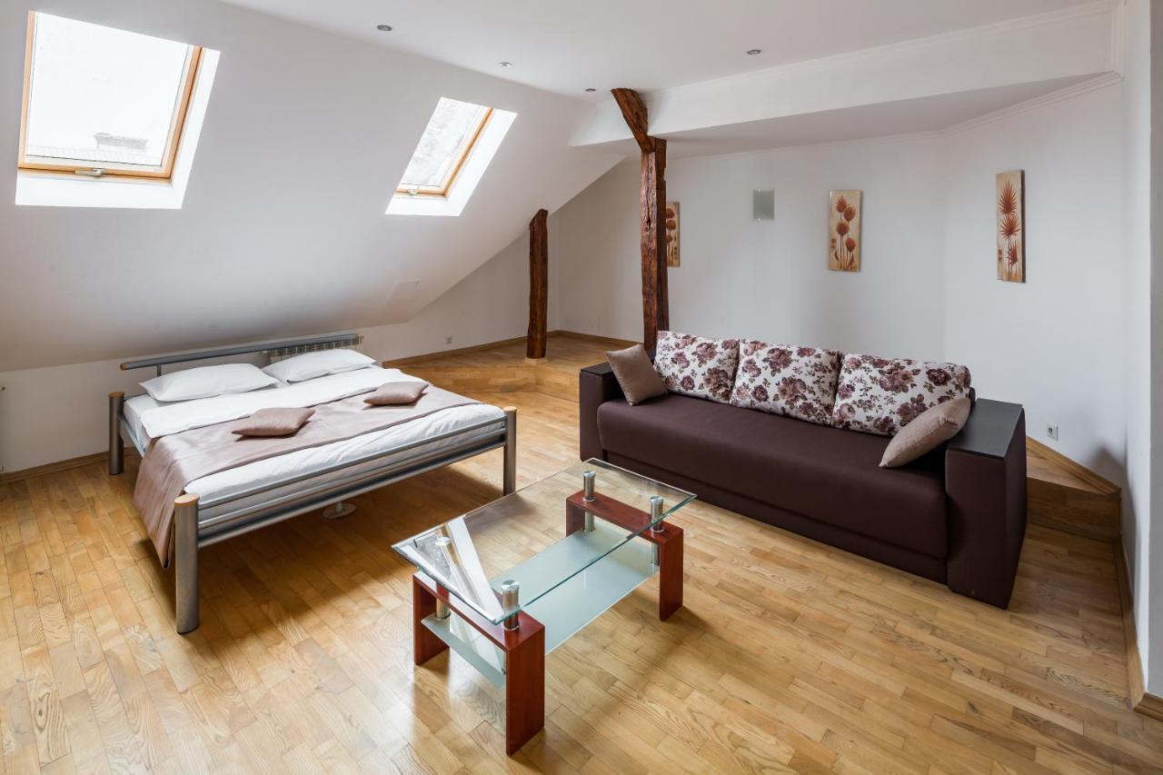 Romari Два Поверхи Apartment Lviv Ngoại thất bức ảnh