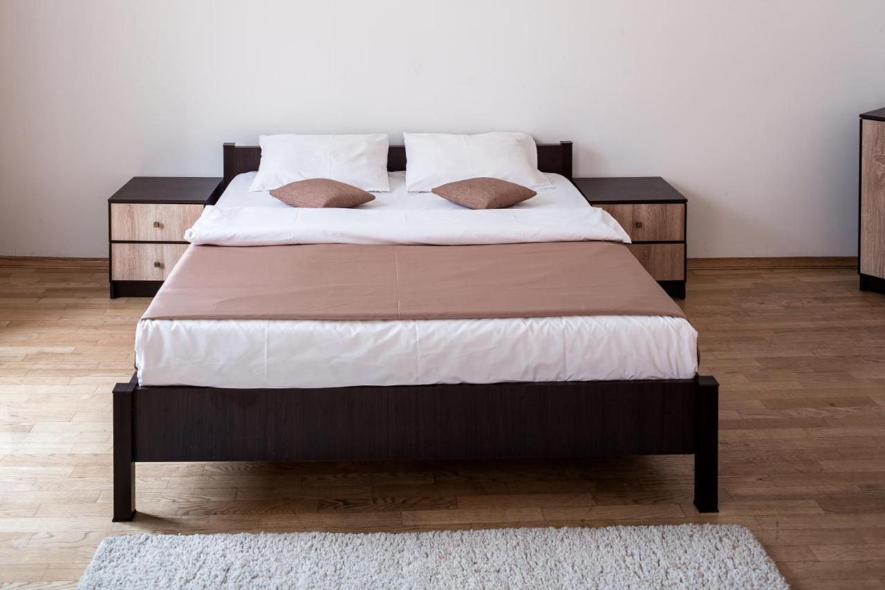 Romari Два Поверхи Apartment Lviv Ngoại thất bức ảnh