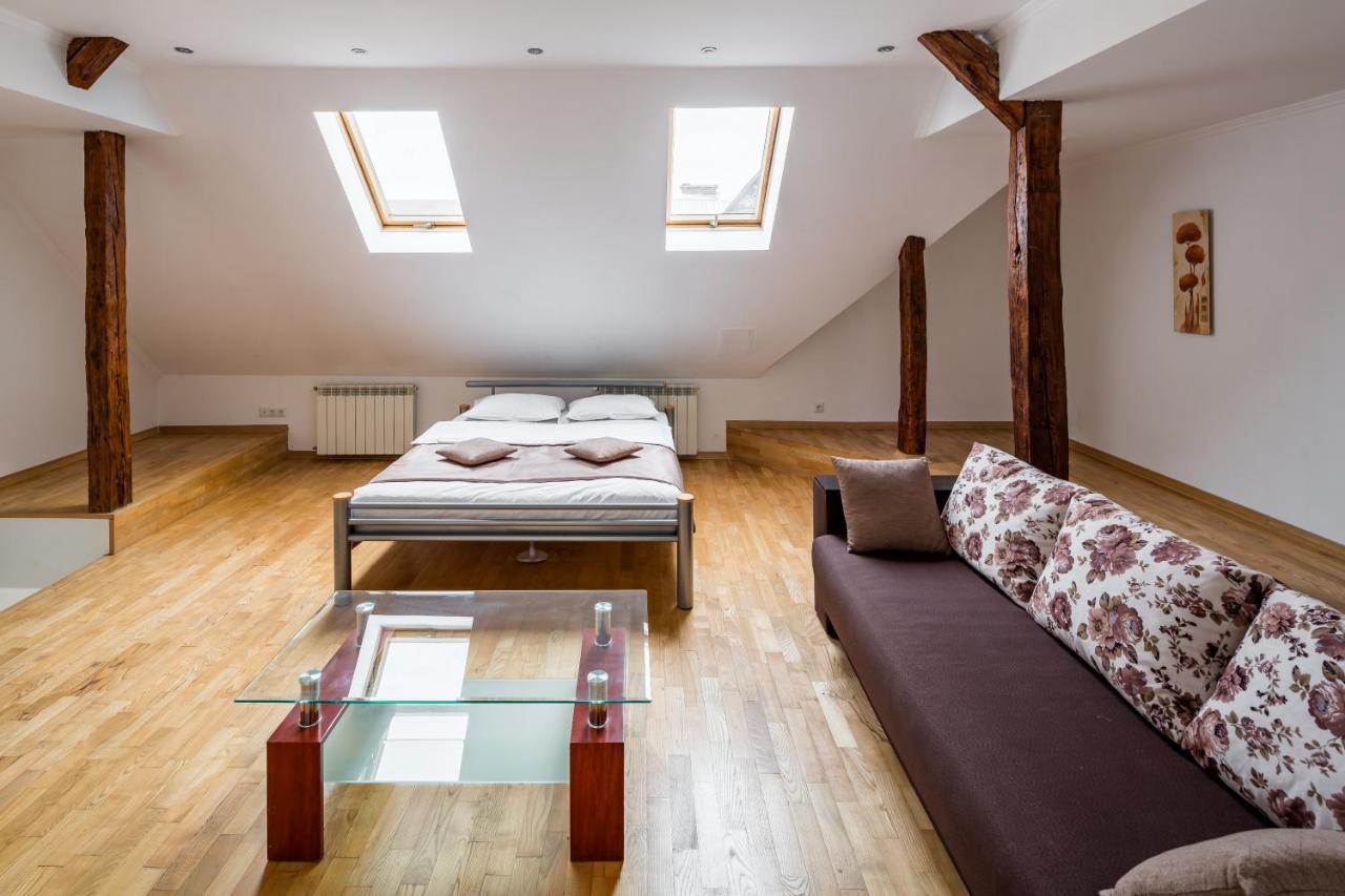 Romari Два Поверхи Apartment Lviv Ngoại thất bức ảnh