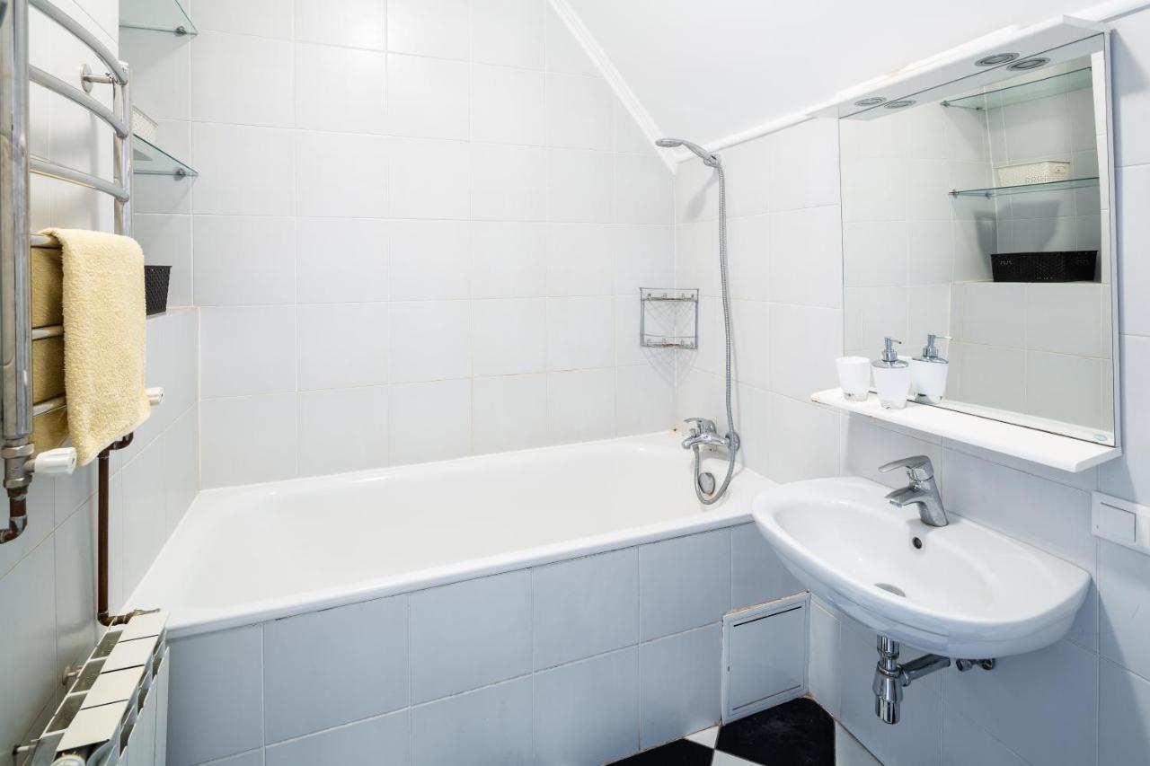 Romari Два Поверхи Apartment Lviv Ngoại thất bức ảnh