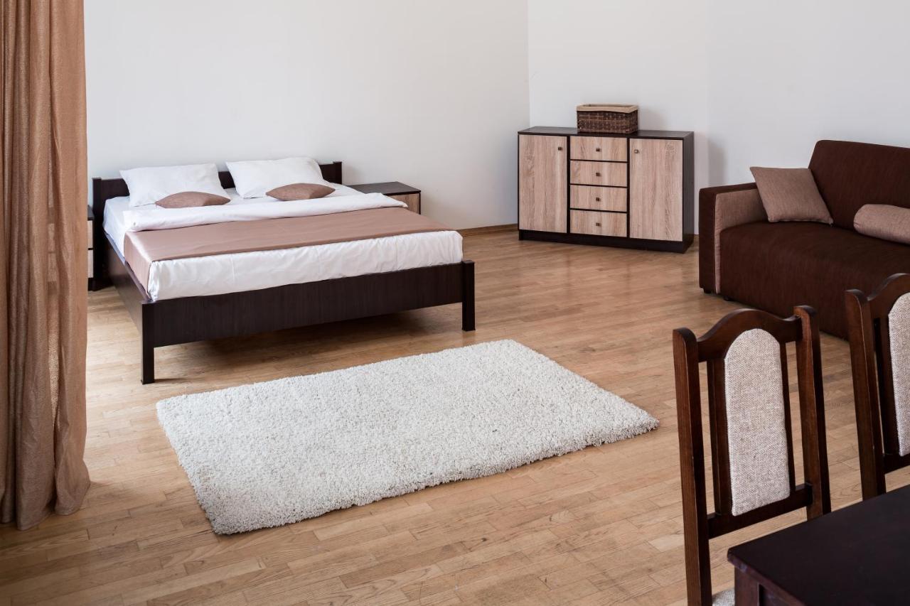 Romari Два Поверхи Apartment Lviv Ngoại thất bức ảnh