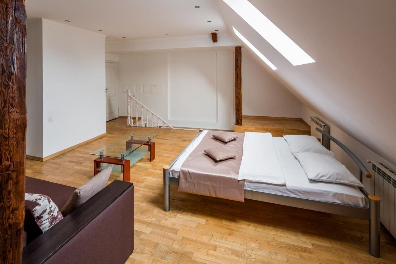 Romari Два Поверхи Apartment Lviv Ngoại thất bức ảnh