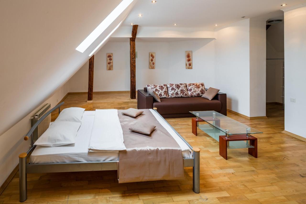 Romari Два Поверхи Apartment Lviv Ngoại thất bức ảnh