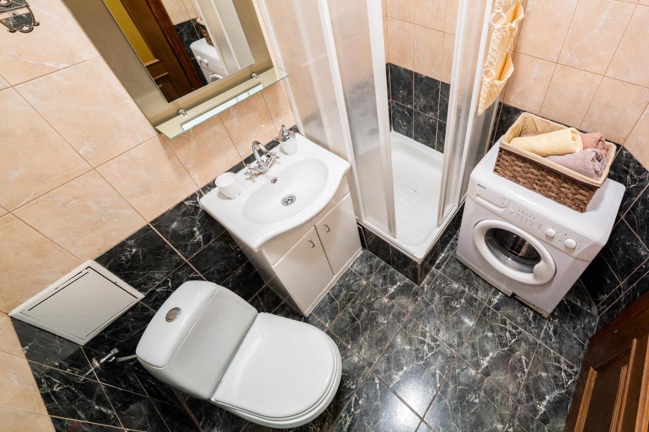 Romari Два Поверхи Apartment Lviv Ngoại thất bức ảnh